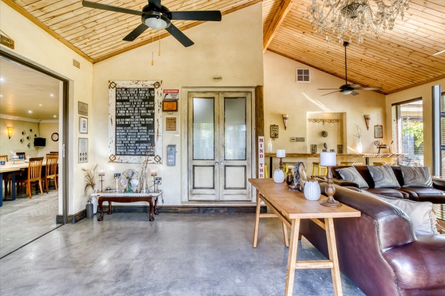 5 Bedroom Property for Sale in Panorama Western Cape